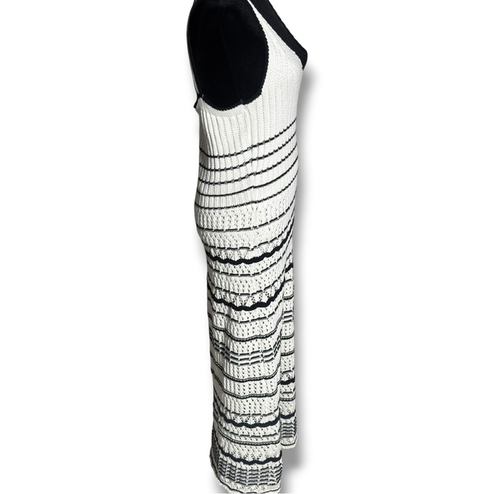 Vero Moda Cream and Black Horizontal Stripe Sleeveless V-Neck Knit Midi Dress - Picture 6 of 16